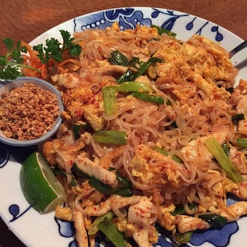 Bangkok Bistro - Pad thai extra hot - Thai Near Me - Troy, Michigan