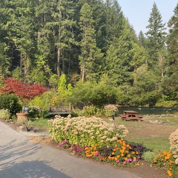 Belknap Hot Springs - Colorful gardens on-site. - Hotels Near Me - McKenzie Bridge, Oregon Belknap Hot Springs - Colorful gardens on-site. - Hotels Near Me - McKenzie Bridge, Oregon
