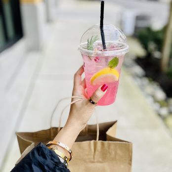 Cafe Aloe - Non-Alcoholic Raspberry Mojito! - Cafes Near Me - Bellevue, Washington