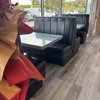 Wok Express - Dining area - Chinese Near Me - Concord, California
