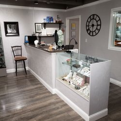 JH Services - Customer service counter
