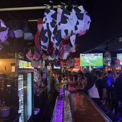 Ole's Tavern - Vibes