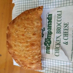 Mr Empanada - Chicken, broccoli and cheese