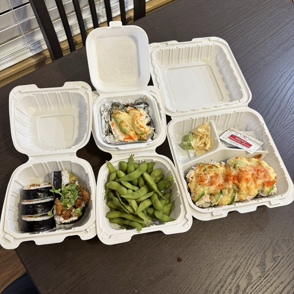 Green Mussels,Seafood on California Roll, Edamame, Spider Roll Green Mussels,Seafood on California Roll, Edamame, Spider Roll