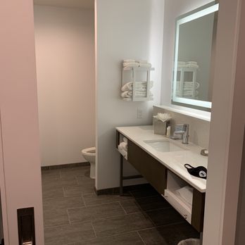Hampton Inn Riverside Downtown - Hotels Near Me - Riverside, California