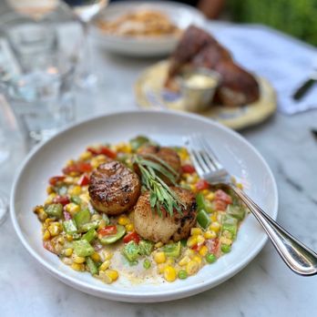 STELLA - Divers Scallops & Succotash - New American Near Me - Seattle, Washington