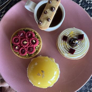 Grand Velas Los Cabos - Decadent desserts - Hotels Near Me - Cabo San Lucas, BCS Grand Velas Los Cabos - Decadent desserts - Hotels Near Me - Cabo San Lucas, BCS
