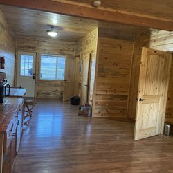 Circle Saw Camp - Indoor area with showers, toilets, laundry and coffee