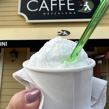Caffé Mezzaluna - Lemon gelato - Breakfast & Brunch Near Me - Half Moon Bay, California