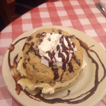 Sal & Mookie's - Pizza Near Me - Jackson, Mississippi
