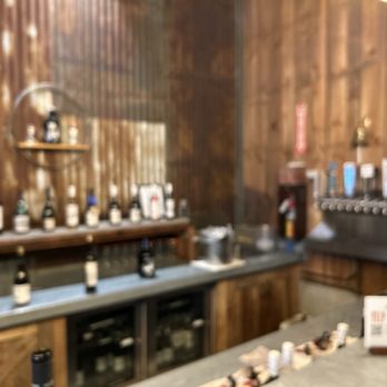 Peltzer Winery - Seltzer bar - Wineries Near Me - Temecula, California