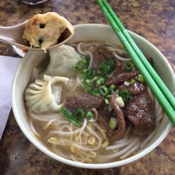 Kingston Noodles - Satay beef with dumplings and thick rice noodles soup