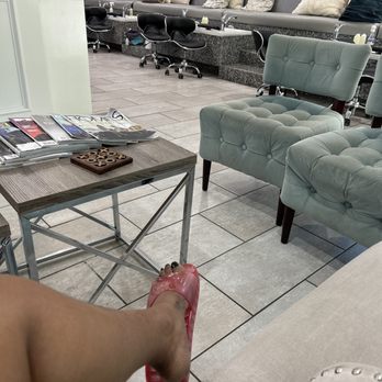 I'Land Pedi Spa - Waiting area at I'land Spa Metairie - Waxing Near Me - New Orleans, Louisiana I'Land Pedi Spa - Waiting area at I'land Spa Metairie - Waxing Near Me - New Orleans, Louisiana