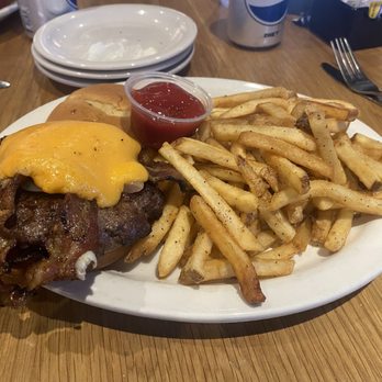 The Concord Grill - Pub Stack Burger - American Near Me - Saint Louis, Missouri The Concord Grill - Pub Stack Burger - American Near Me - Saint Louis, Missouri