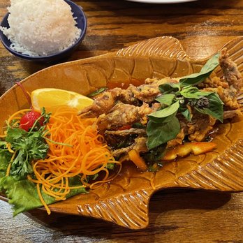 Pinto Thai Culpeper - Soft shell crab. Nice sauce. - Thai Near Me - Culpeper, Virginia Pinto Thai Culpeper - Soft shell crab. Nice sauce. - Thai Near Me - Culpeper, Virginia