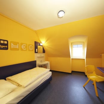 Bed'nBudget Expo-Hostel - Zimmerbeispiel: Einzelzimmer mit Waschtisch, Flat-TV, Schreibtischplatte, mehreren Steckdosen, Ice-Cube im BednBudget, 30519 - Hostels Near Me - Hanover, NI