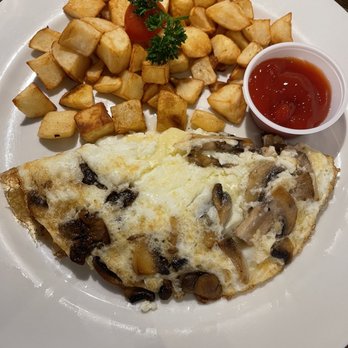 California's Restaurant - Mushroom and Gruyère egg white omelette - New American Near Me - Universal City, California