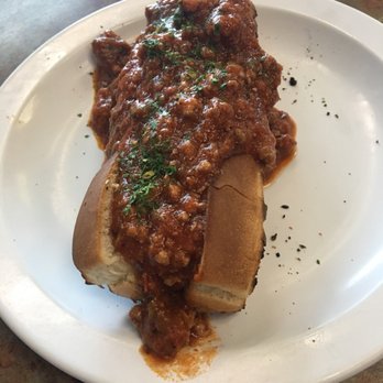 Restaurant Le Special - a chili dog on a plate - Breakfast & Brunch Near Me - Saint-Jérôme, Quebec Restaurant Le Special - a chili dog on a plate - Breakfast & Brunch Near Me - Saint-Jérôme, Quebec