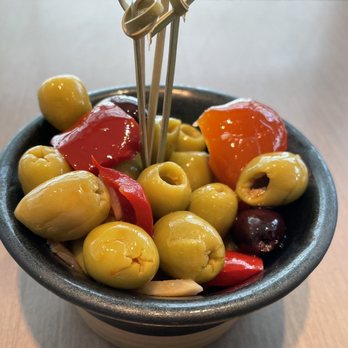 Darwin Brasserie - Olives - Brasseries Near Me - London, XGL