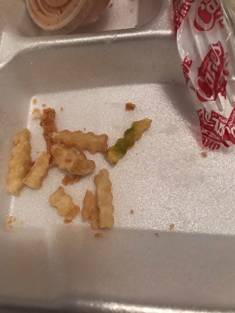 RAISING CANE’S CHICKEN FINGERS 31 Reviews 1831 North St