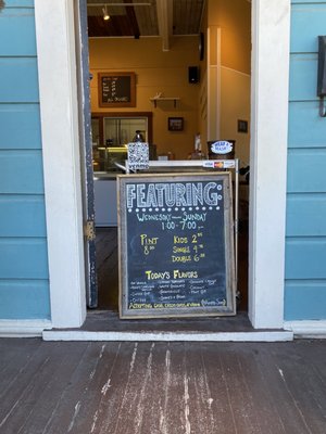 Arcata Scoop by null