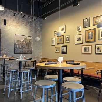 La Pizza - Dining area, La Pizza - Pizza Near Me - Cary, North Carolina La Pizza - Dining area, La Pizza - Pizza Near Me - Cary, North Carolina