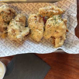 Garlic parm wings Garlic parm wings