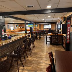 DJ’s Dugout Sports Club - Bar