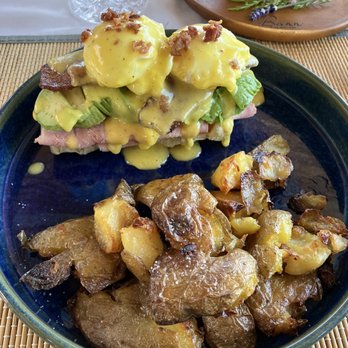 Bann at Oak Knoll Napa - Eggs Benedict - Bed & Breakfast Near Me - Napa, California Bann at Oak Knoll Napa - Eggs Benedict - Bed & Breakfast Near Me - Napa, California
