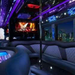 A Savannah Nite Cincinnati Limousine & Event Bus Services
