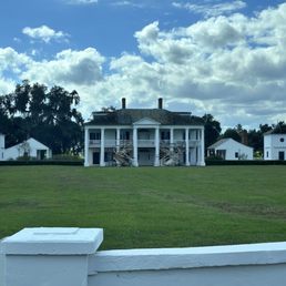The plantation home used for D'jango unchained. The plantation home used for D'jango unchained.