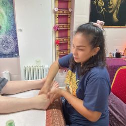 Amara - Thai Foot Massage