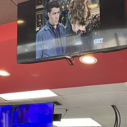 Domino's Pizza - Watch tv while you wait!