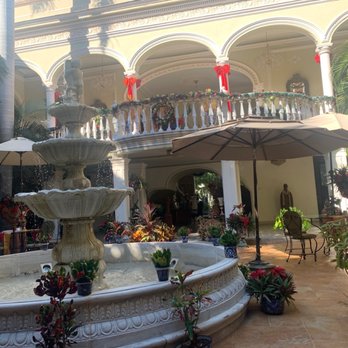 Mansión Merida - Patio dining - Hotels Near Me - Mérida, YUC
