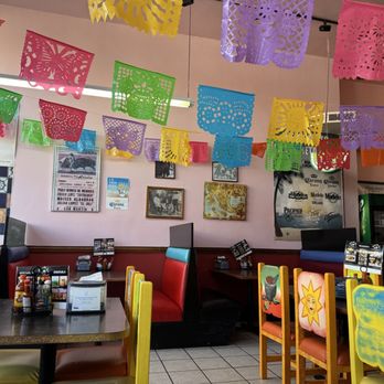 La Carreta Rosa - Mexican Near Me - Council Bluffs, Iowa