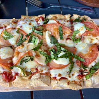 Pour Sports - Margarita flatbread - Sports Bars Near Me - Trophy Club, Texas