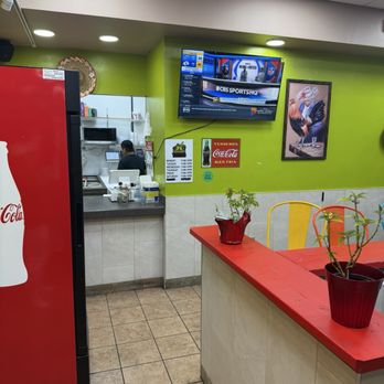 Ranchos Tacos - Counter/dining area - Tacos Near Me - Amherst, New York