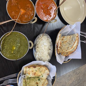 Taj Cafe - Palak Paneer, Lamb Vindaloo, Butter Chicken, Onion Kulcha, Rice, Garlic Chili Naan - Indian Near Me - Fontana, California