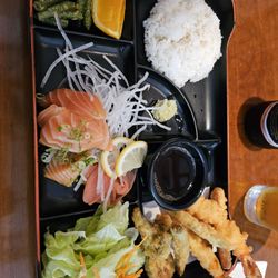 Tachi Sushi Bar - Lunch special: salad, green beans, rice, veggie and shrimp tempura and salmon sashimi!