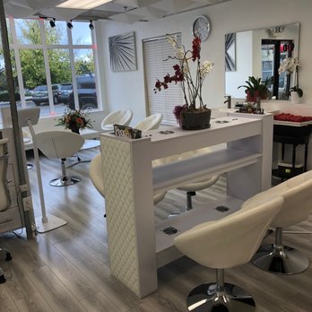 Luxe Nail Bar - Nail Drying station! - Nail Salons Near Me - Lafayette, Colorado