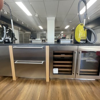 Absolute Appliances Showcase - Subzero under counter built in wine, beverage, refrigerator drawers, ice maker and Miele vacuums - Appliances Near Me - Burbank, California Absolute Appliances Showcase - Subzero under counter built in wine, beverage, refrigerator drawers, ice maker and Miele vacuums - Appliances Near Me - Burbank, California