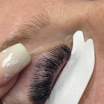 Allove Branch Beauty - 3d volume lashes close up - Eyelash Service Near Me Allove Branch Beauty - 3d volume lashes close up - Eyelash Service Near Me