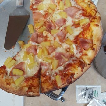 Lupillozz Pizza - Pineapple and ham - Pizza Near Me - Vista, California Lupillozz Pizza - Pineapple and ham - Pizza Near Me - Vista, California