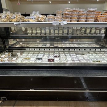 Heinen's Grocery Store - Grocery Near Me - Lake Bluff, Illinois Heinen's Grocery Store - Grocery Near Me - Lake Bluff, Illinois