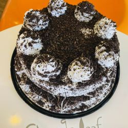 Orange Leaf Frozen Yogurt - Cookies n Cream Froyo Cake.