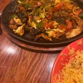 El Mezon - A julistico fajita and rice. Terrible quality of meat and vegetables overcooked. - Mexican Near Me - O'Fallon, Missouri El Mezon - A julistico fajita and rice. Terrible quality of meat and vegetables overcooked. - Mexican Near Me - O'Fallon, Missouri
