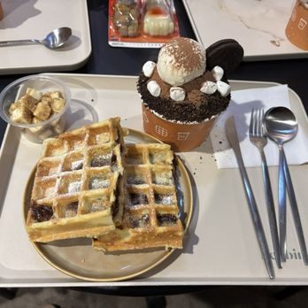 Heybings Desserts & Coffee - Choco Oreo Crunch Bingsu and Nutella Mochi Waffle - Desserts Near Me - Irvine, California Heybings Desserts & Coffee - Choco Oreo Crunch Bingsu and Nutella Mochi Waffle - Desserts Near Me - Irvine, California