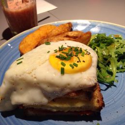 The Croque Giraffe (ham and cheese toastie with a twist) The Croque Giraffe (ham and cheese toastie with a twist)