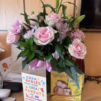 Doula by Mari - She brought us the most beautiful flowers and they smelled incredible - Doulas Near Me - Burlingame, California Doula by Mari - She brought us the most beautiful flowers and they smelled incredible - Doulas Near Me - Burlingame, California