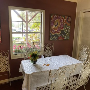 Back Porch - Private meeting or dining area - American Near Me - Lake Alfred, Florida